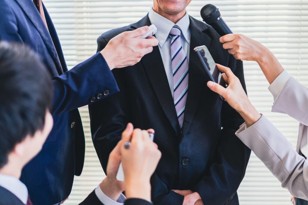 Aktivitas Public Relations dan distribusi press release ke berbagai media nasional.